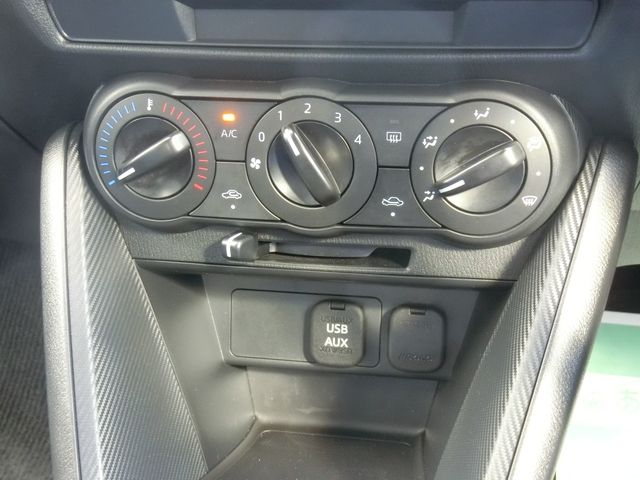 Mazda DEMIO 2018-07 2885-7