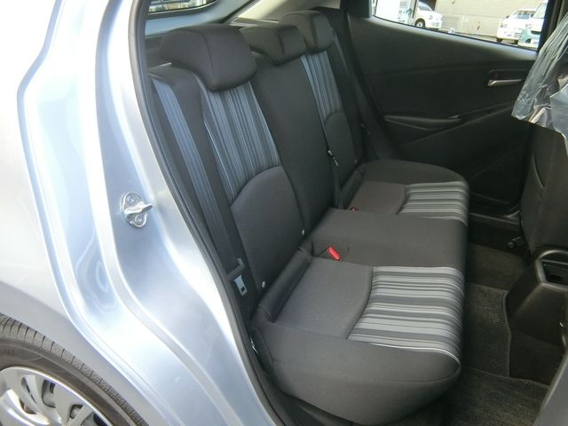 Mazda DEMIO 2018-07 2885-5