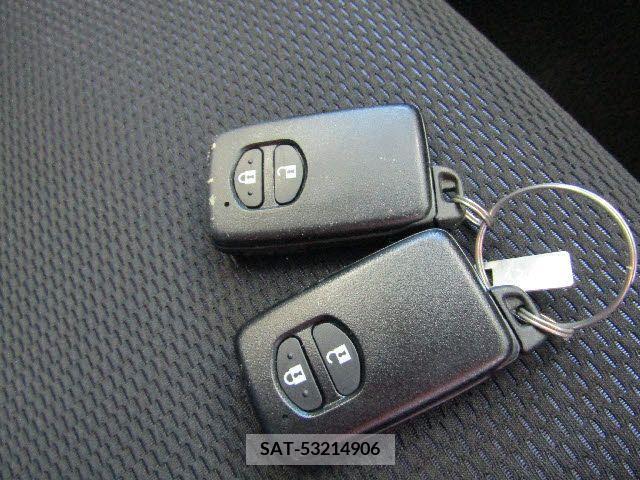Toyota VITZ 2016-07 394847-17