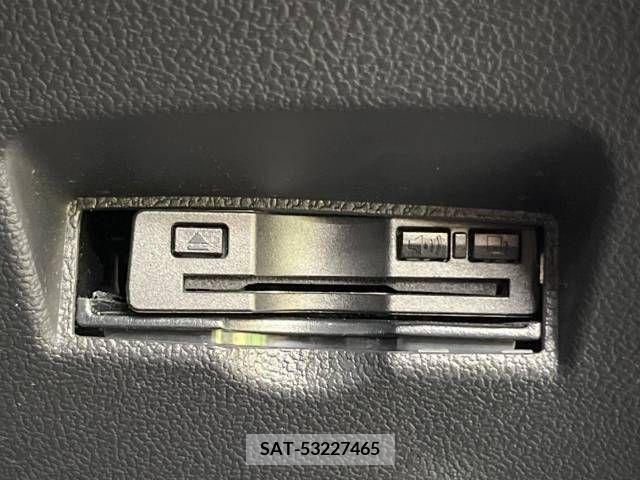 Toyota PRIUS 2019-05 322409-3
