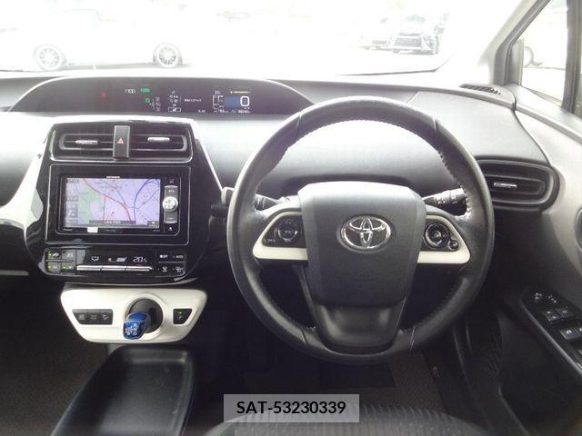 Toyota PRIUS 2017-05 322647-11