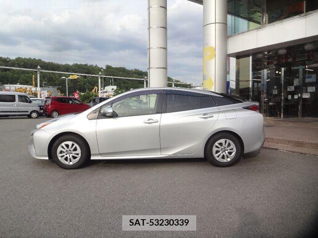 Toyota PRIUS 2017-05 322647-4