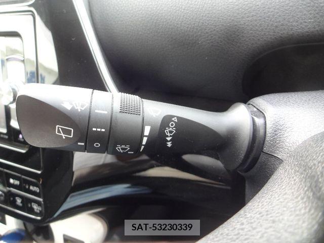 Toyota PRIUS 2017-05 322647-16