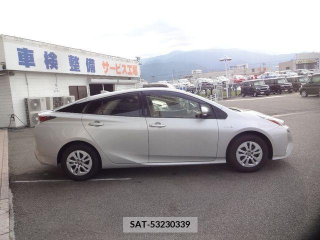 Toyota PRIUS 2017-05 322647-3