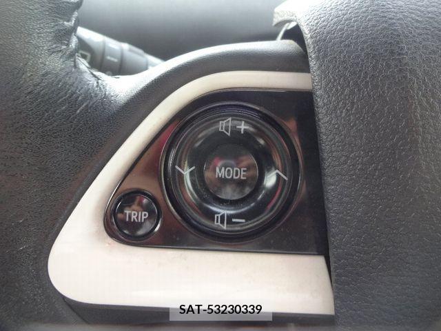Toyota PRIUS 2017-05 322647-18