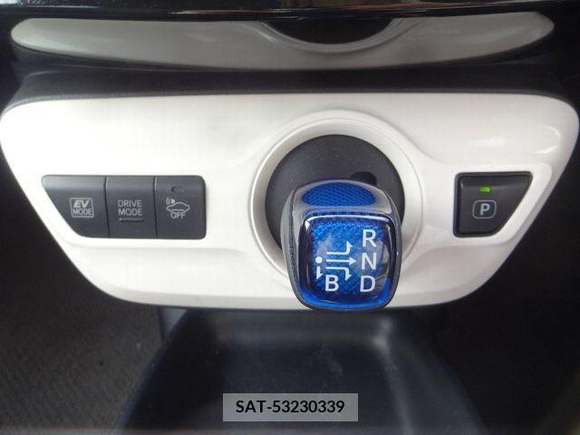 Toyota PRIUS 2017-05 322647-15