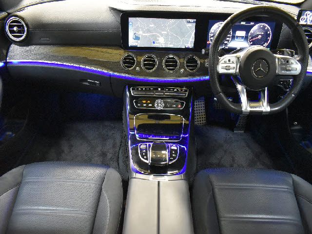 Amg E-CLASS 2018-09 15739-1