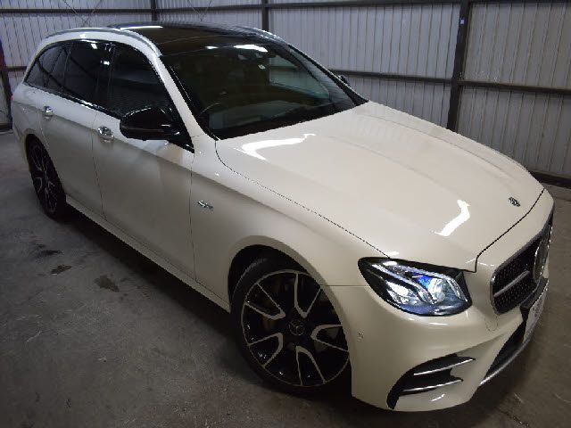 Amg E-CLASS 2018-09 15739-22