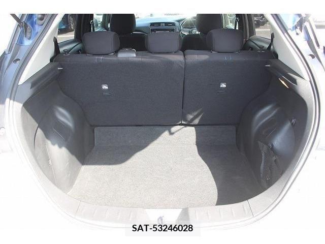 Nissan LEAF 2017-11 324782-17