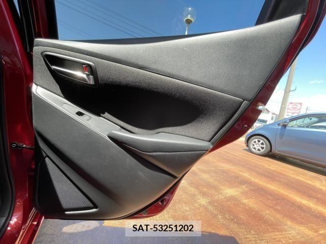 Mazda DEMIO 2016-11 328039-12