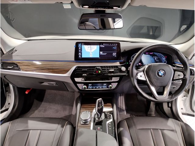 Bmw 5 SERIES 2021-03 180880-1
