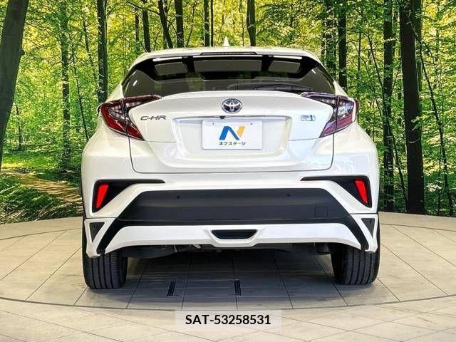 Toyota C-HR 2017-03 295035-15