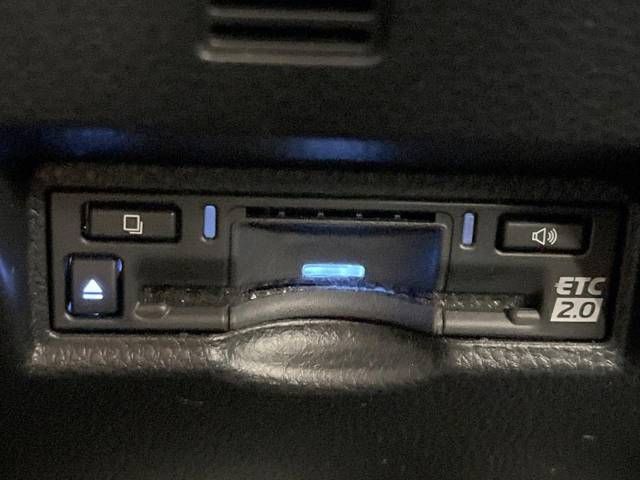 Toyota VOXY HYBRID 2022-06 188362-8