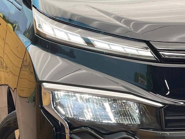 Toyota VOXY HYBRID 2022-06 188362-14