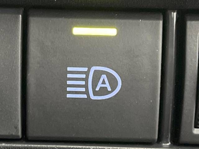 Toyota VOXY HYBRID 2022-06 188362-6