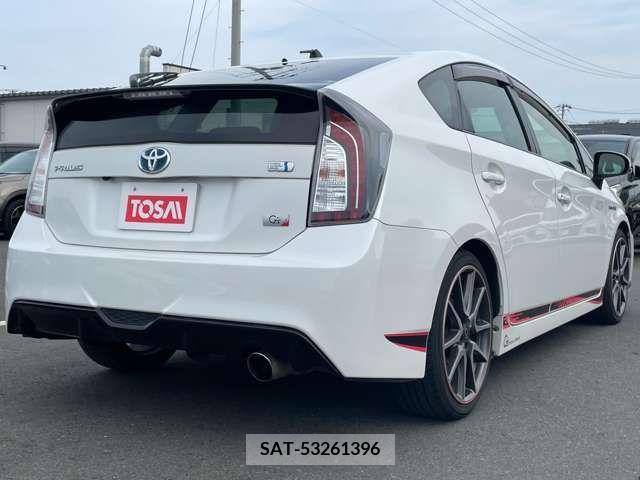 Toyota PRIUS 2012-01 322121-7