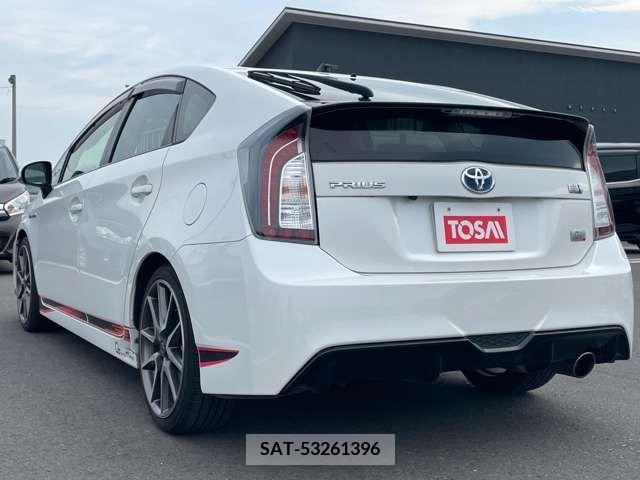 Toyota PRIUS 2012-01 322121-14