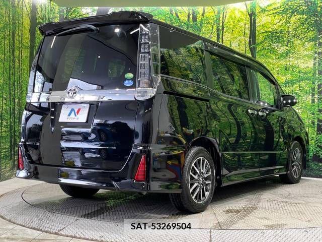 Toyota VOXY 2016-03 205633-18