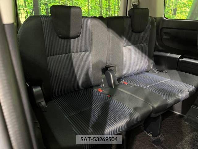 Toyota VOXY 2016-03 205633-10