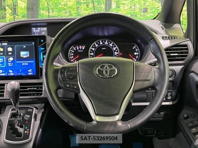 Toyota VOXY 2016-03 205633-12