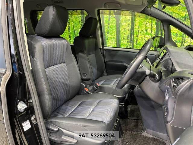 Toyota VOXY 2016-03 205633-8