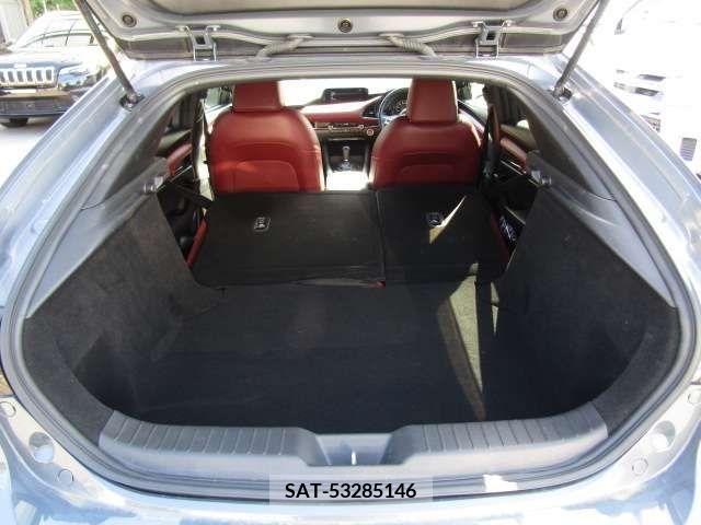 Mazda MAZDA3 2019-07 301048-7