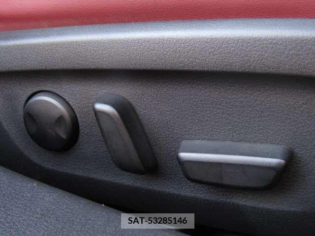 Mazda MAZDA3 2019-07 301048-13