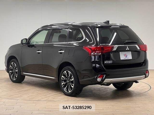 Mitsubishi OUTLANDER PHEV 2015-11 281136-16