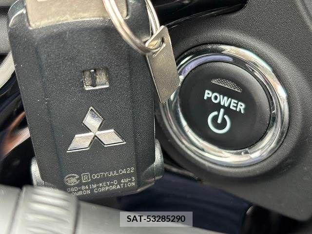Mitsubishi OUTLANDER PHEV 2015-11 281136-11