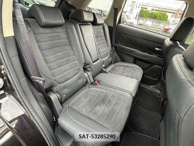 Mitsubishi OUTLANDER PHEV 2015-11 281136-5