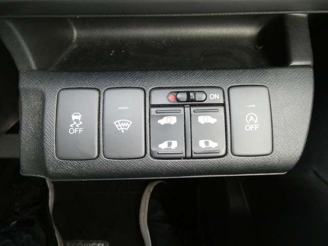 Honda e 2014-03 21418-14