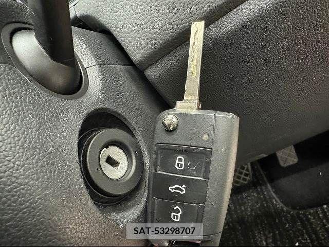 VolksWagen POLO 2017-04 223504-4