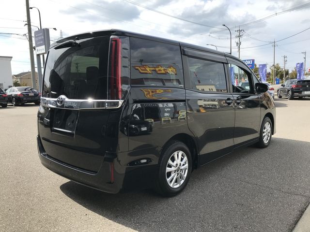 Toyota NOAH 2021-01 18088-6