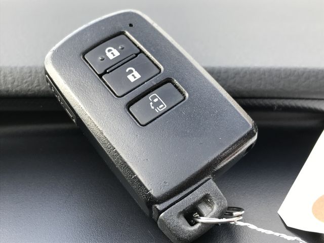 Toyota NOAH 2021-01 18088-26