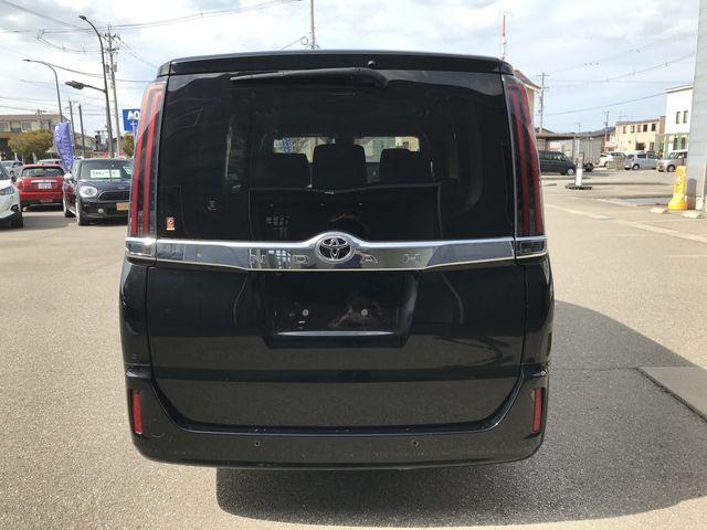 Toyota NOAH 2021-01 18088-7