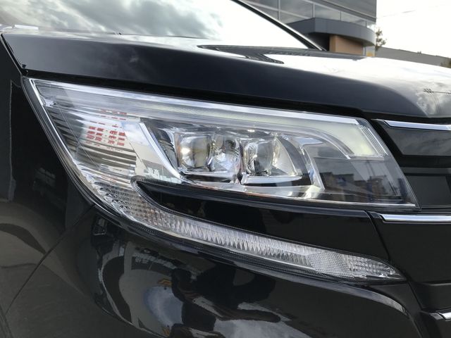Toyota NOAH 2021-01 18088-25