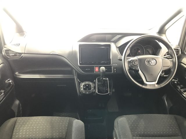Toyota NOAH 2021-01 18088-1