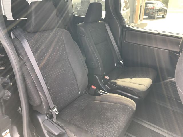 Toyota NOAH 2021-01 18088-13