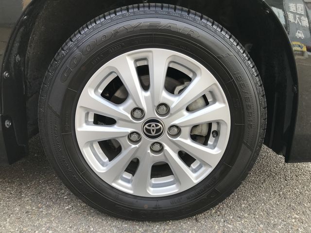 Toyota NOAH 2021-01 18088-27