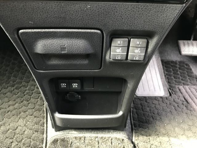 Toyota NOAH 2021-01 18088-23