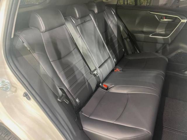 Toyota RAV4 2019-10 180519-9