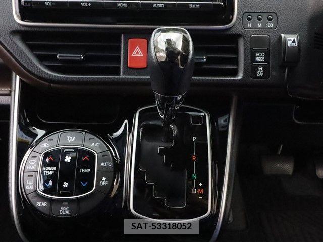 Toyota ESQUIRE 2017-11 268625-11