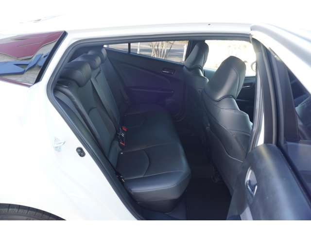 Toyota PRIUS 2021-11 186929-6