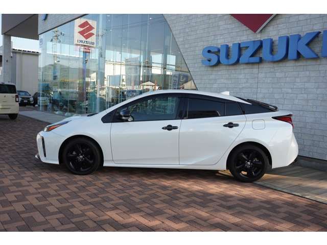 Toyota PRIUS 2021-11 186929-1