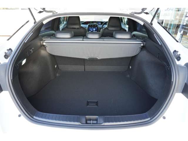 Toyota PRIUS 2021-11 186929-7