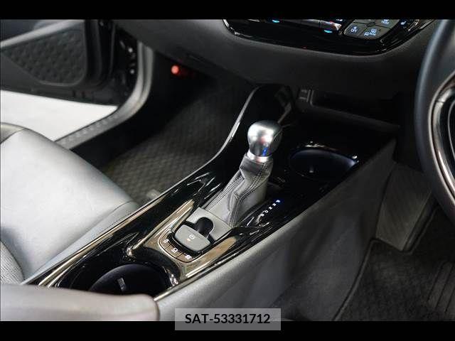Toyota C-HR 2017-03 249224-11