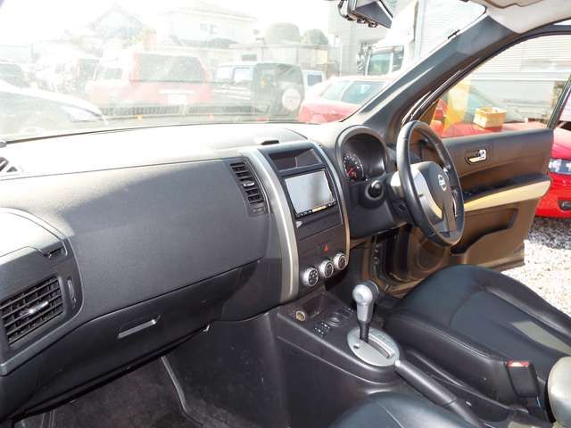 Nissan X-TRAIL 2012-08 183660-8