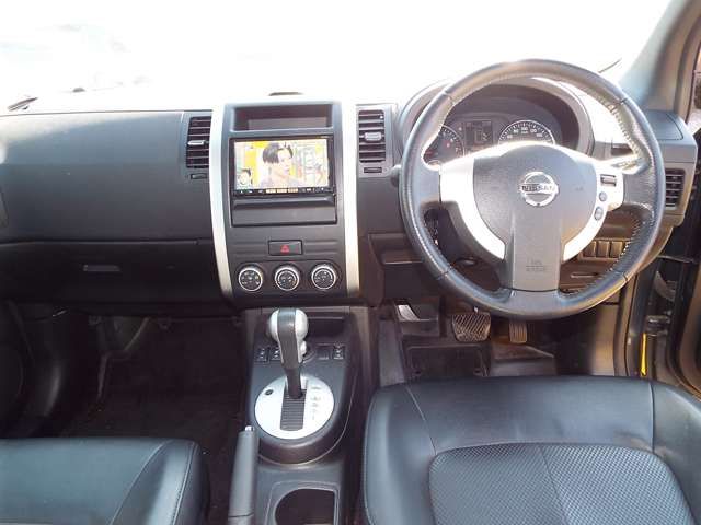 Nissan X-TRAIL 2012-08 183660-7