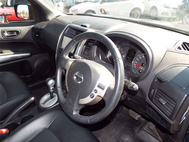 Nissan X-TRAIL 2012-08 183660-6