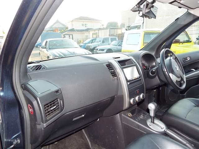 Nissan X-TRAIL 2012-08 183660-5